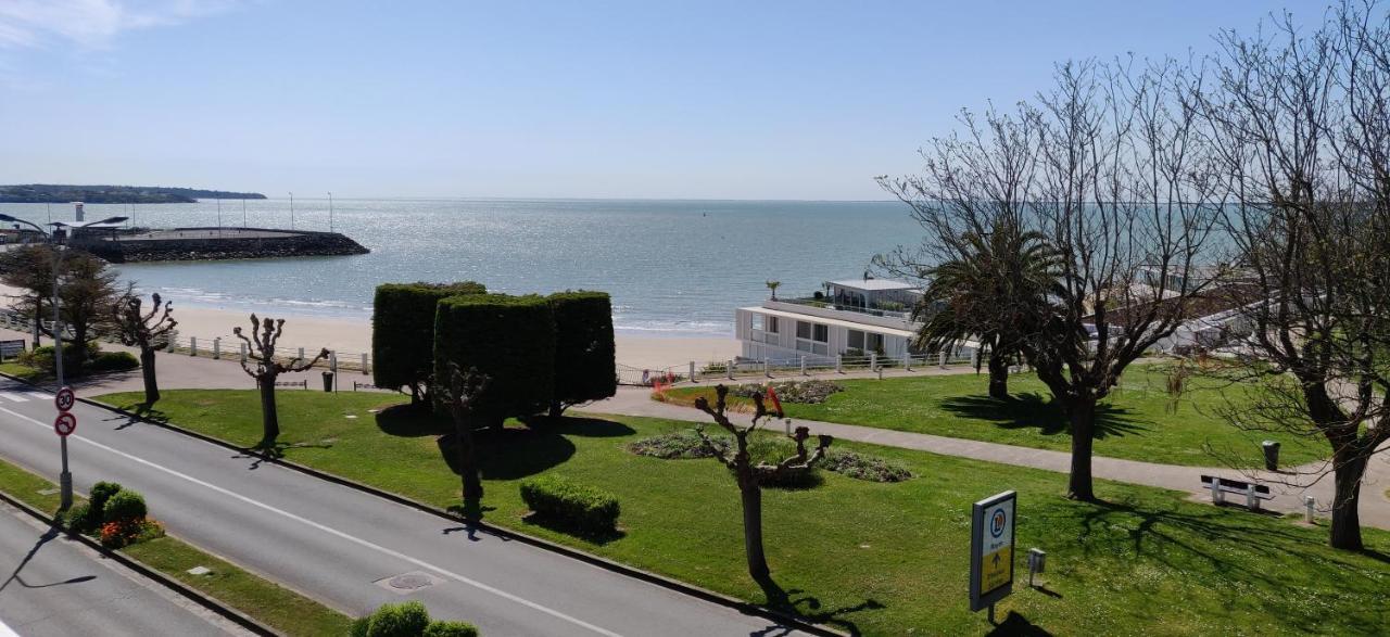 Logis Hotel Les Bleuets Royan Exterior foto